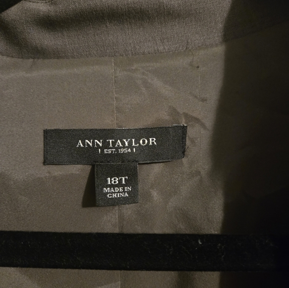 Blazer - Picture 3 of 5